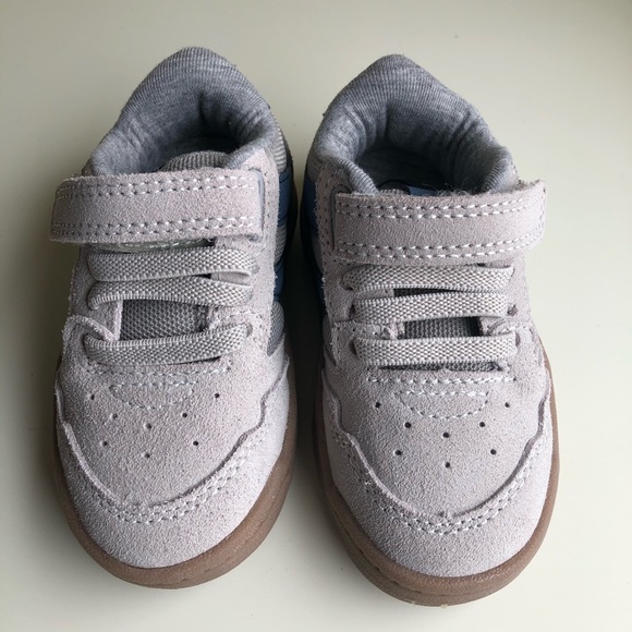 Cat & Jack Grey Rubber Sole Velcro Toddler Shoes 5 - Picture 3 of 5